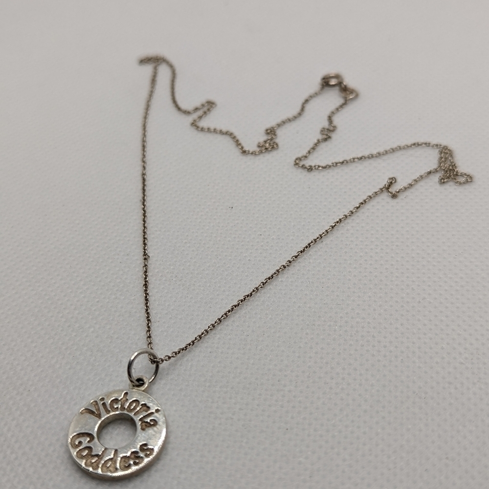 Victoria necklace